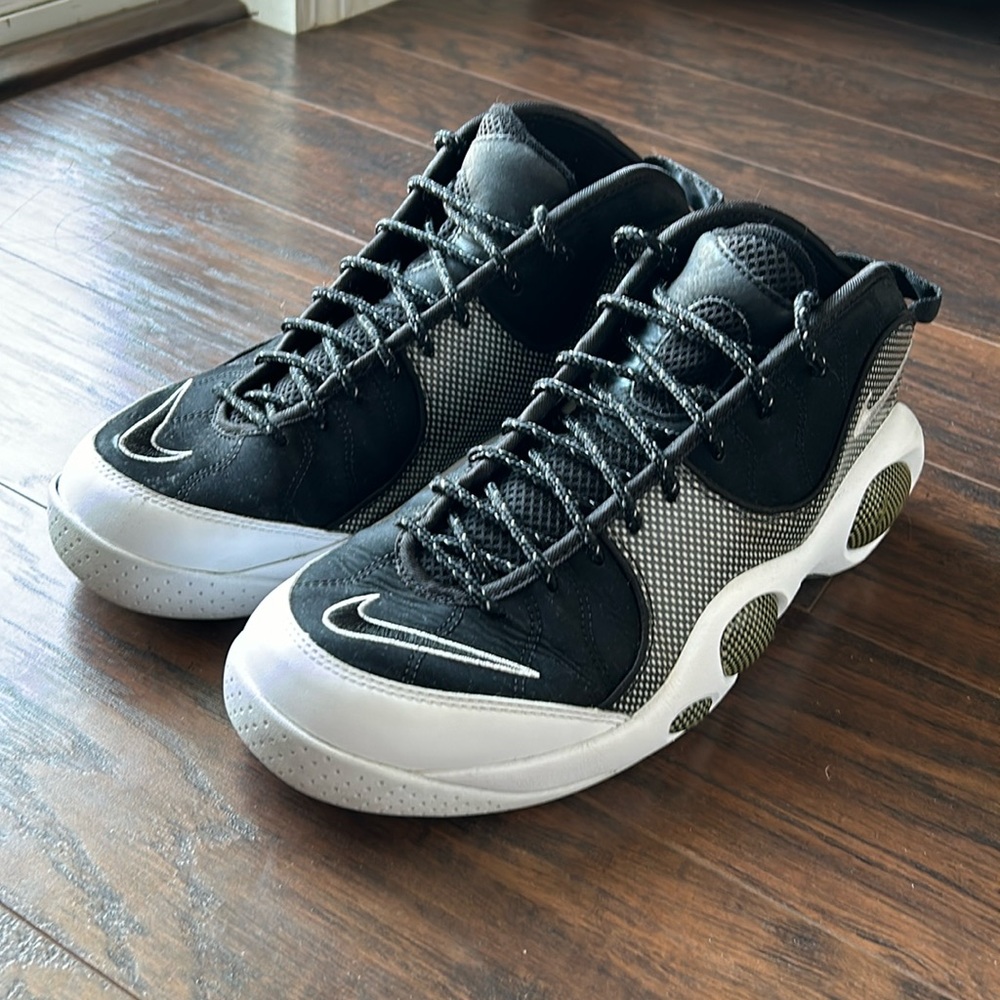 Soles separating -worn men’s Nike Air Zoom 95, black and white colorway, sz 10.5